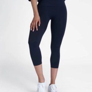 Spanx Seamless Cropped Leggings — Medium